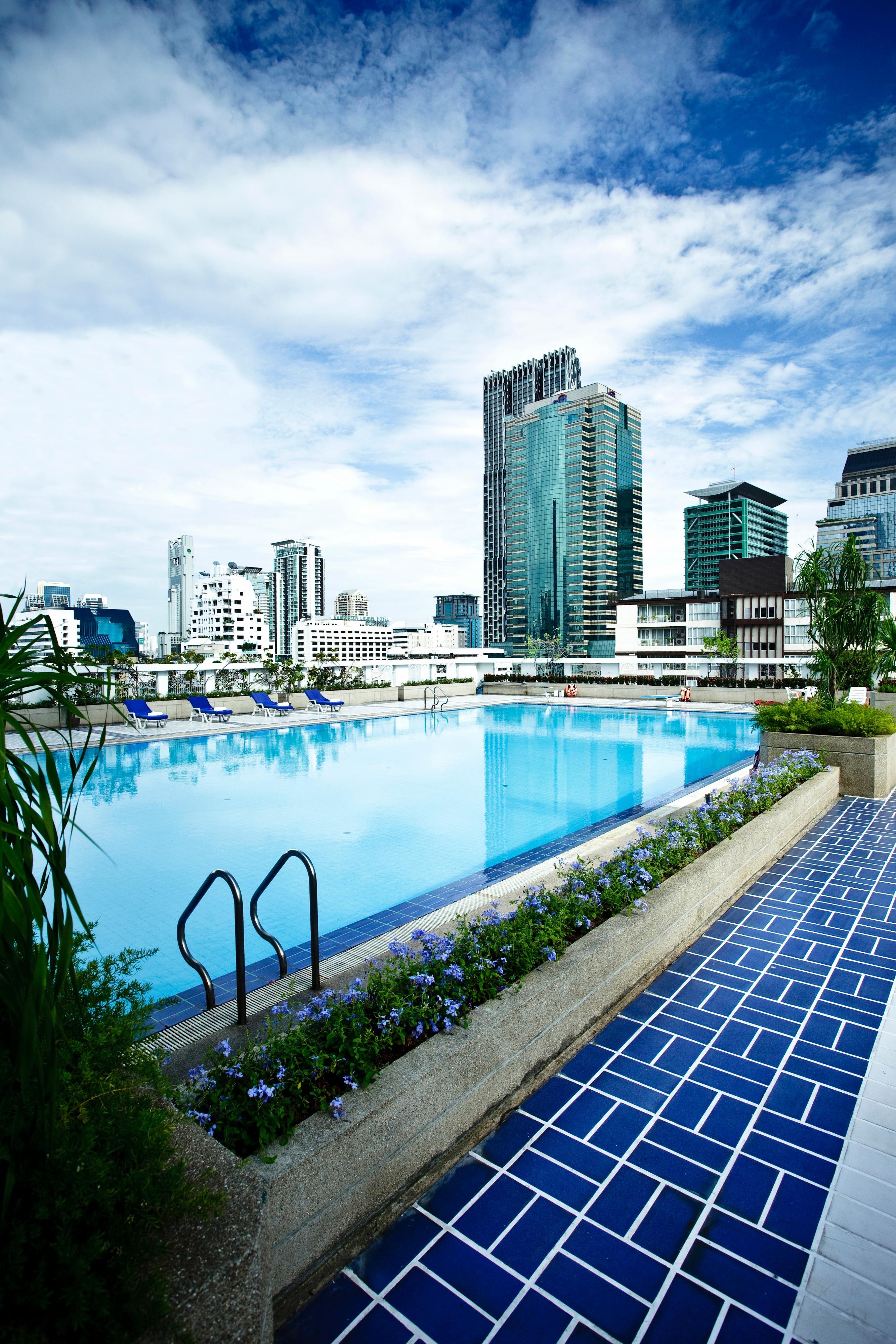 Trinity Silom Hotel Bangkok Buitenkant foto